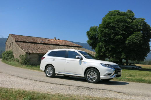 מיצובישי אאוטלנדר PHEV מיצובישי אאוטלנדר PHEV
